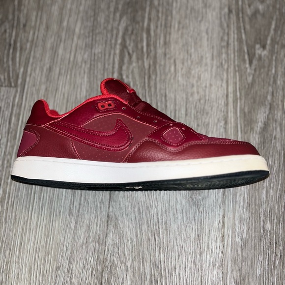Nike Burgendy Son of Force